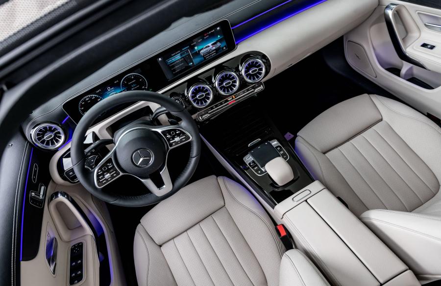 Торпедо Mercedes-Benz A200 Progressive (W177) 2018 года  (WW) (фото 89 из 96)